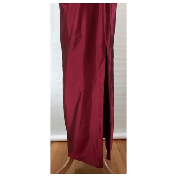 JS Signature Burgundy Taffeta Sheath Gown Dress - Picture 3 of 14